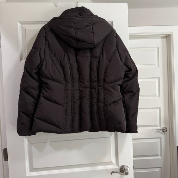 Calvin Klein chocolate ski jacket with hood. Size XL - Picture 4 of 6